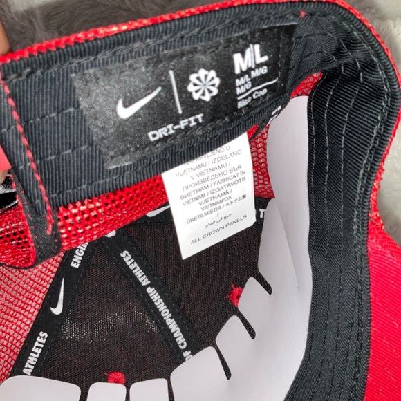 Georgia Bulldogs Adult Nike Mesh Trucker Hat M/L  Dri Fit Baseball Style Cap - Picture 6 of 7